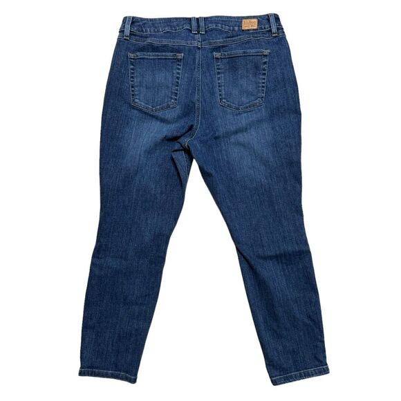 L.L. Bean Women's BeanFlex Skinny Leg Favorite Fit Denim Blue Jeans Size 14P - Picture 2 of 11
